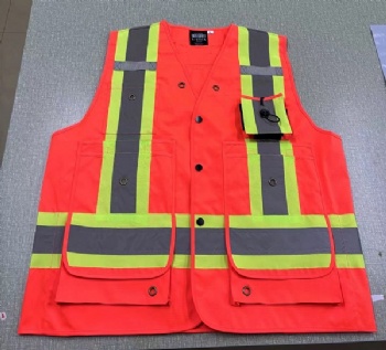 arpenteur vest (customized)